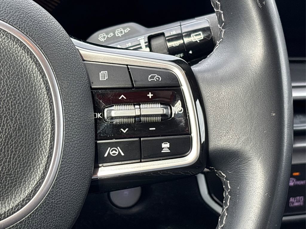 Used 2025 Kia Sorento S image 29