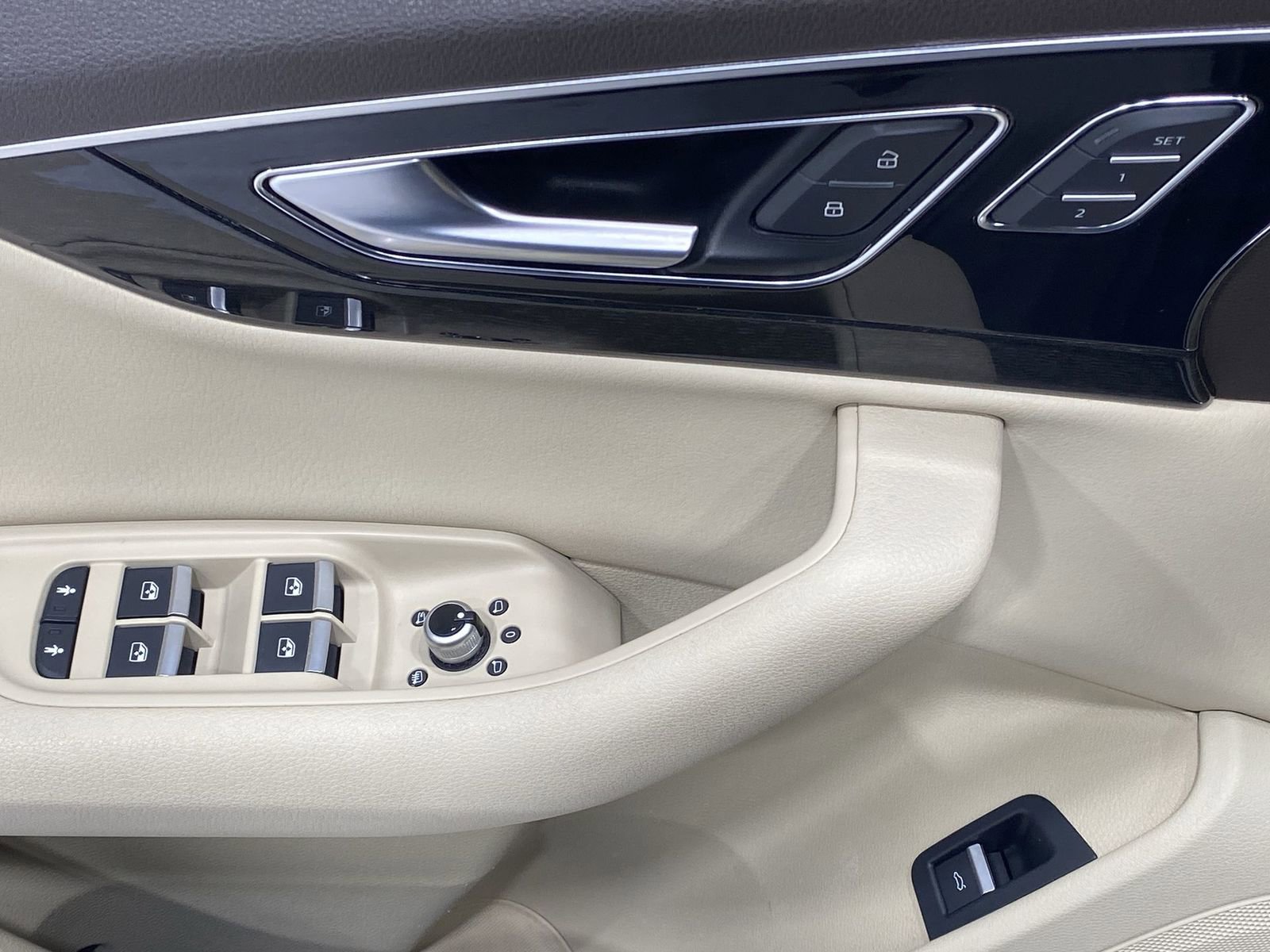 Used 2017 Audi Q7 3.0T Premium Plus image 13