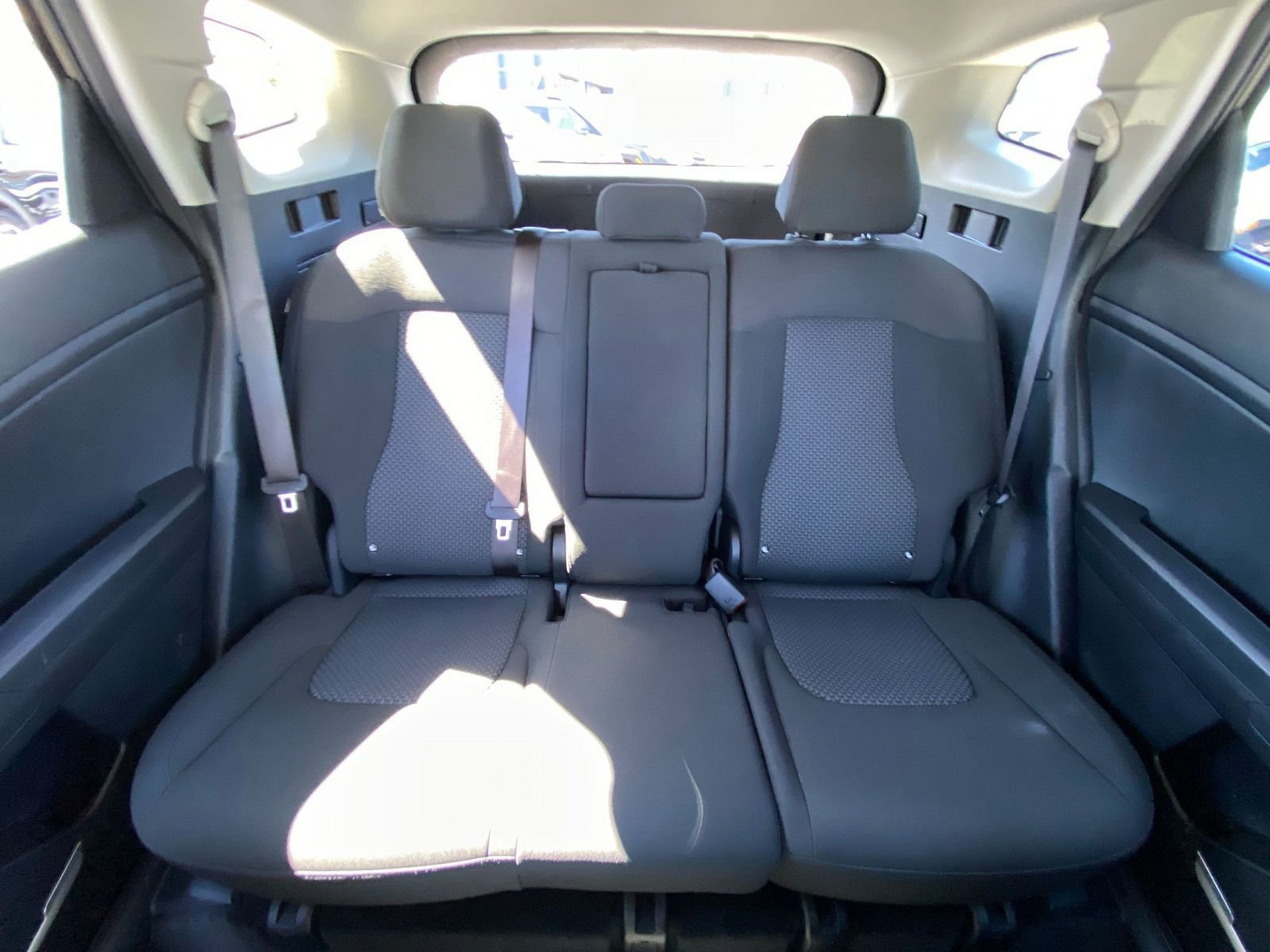 Used 2025 Kia Sportage LX image 38