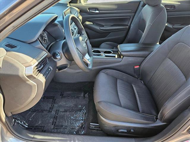 Used 2024 Nissan Altima 2.5 SV image 16