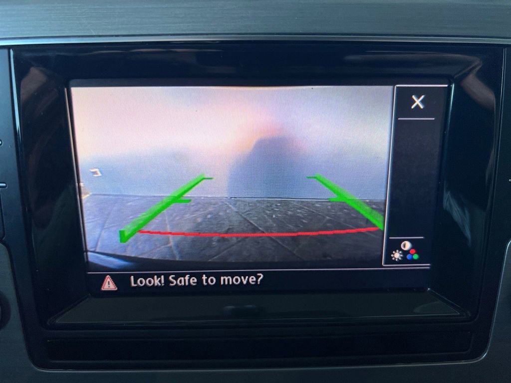 Used 2015 Volkswagen Golf S image 30