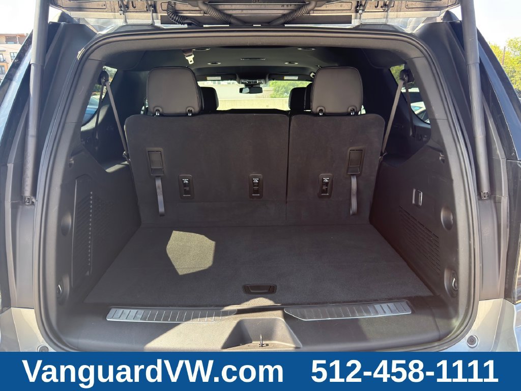 Used 2026 Chevrolet Suburban RST AWD/4WD image 11