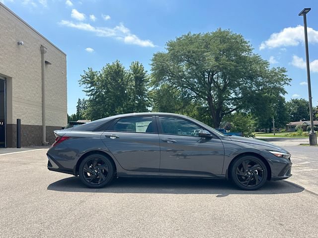 New 2026 Hyundai Elantra SEL Sport FWD image 7