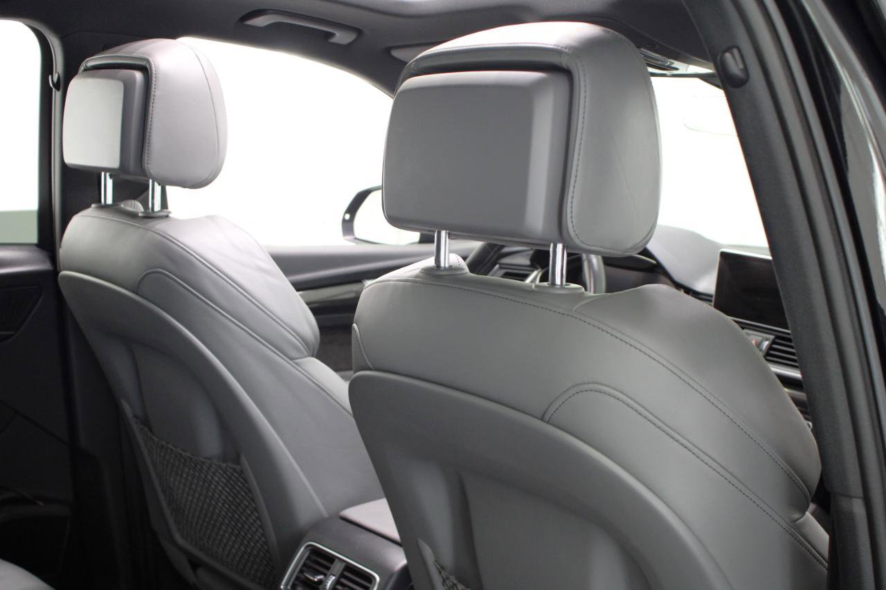 Used 2019 Audi SQ5 Premium Plus w/ Premium Plus Package image 42