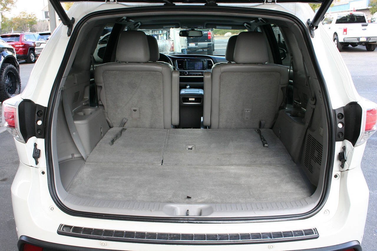 Used 2016 Toyota Highlander Limited AWD/4WD image 24