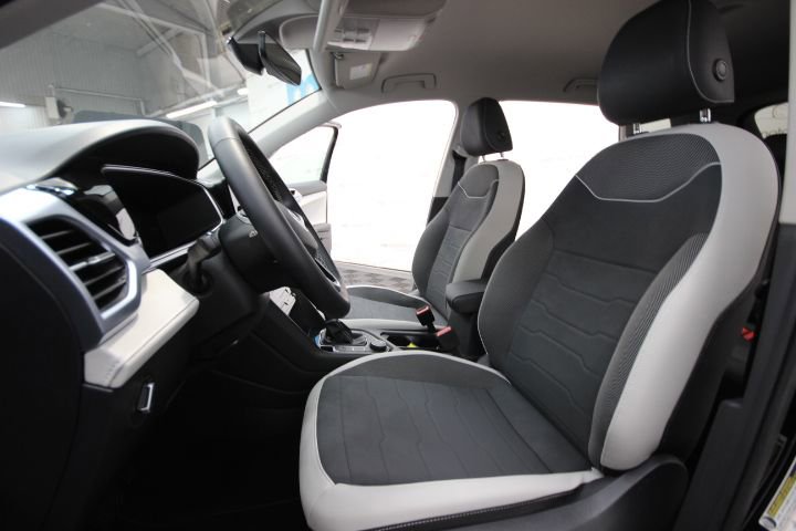 Used 2025 Volkswagen Taos SE AWD/4WD image 12