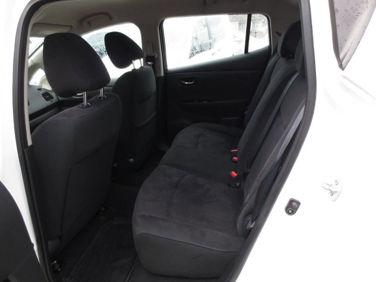 Used 2016 Nissan Leaf SV image 8