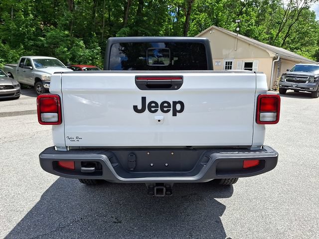Used 2022 Jeep Gladiator Sport AWD/4WD image 7
