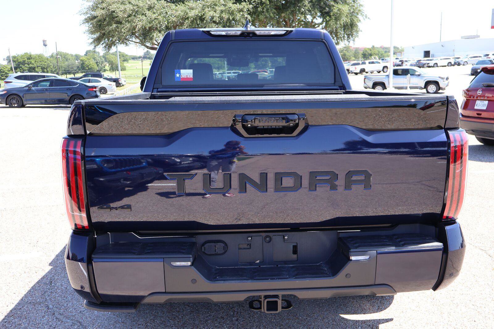 Used 2024 Toyota Tundra Platinum AWD/4WD image 4