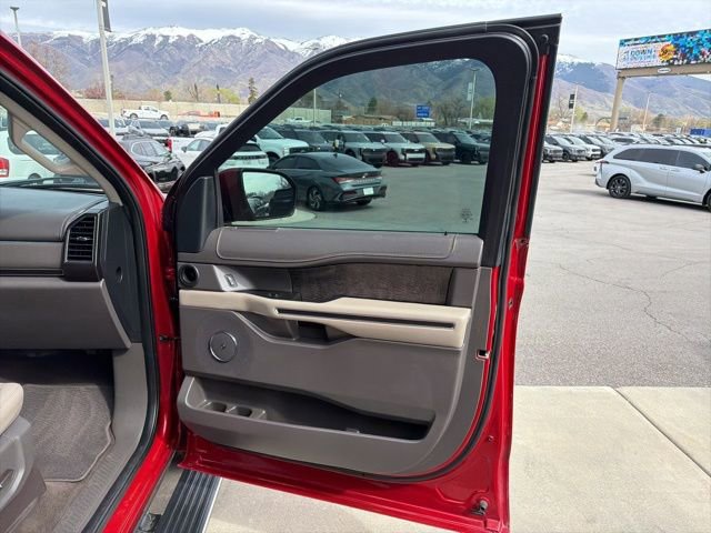 Used 2021 Ford Expedition Max Limited AWD/4WD image 34