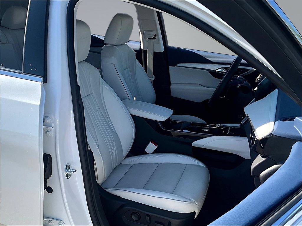 Used 2025 Buick Envision Avenir AWD/4WD image 31