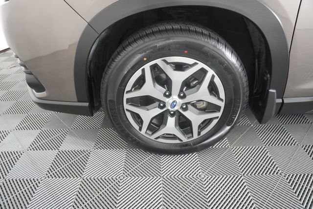 Used 2023 Subaru Forester Premium image 16