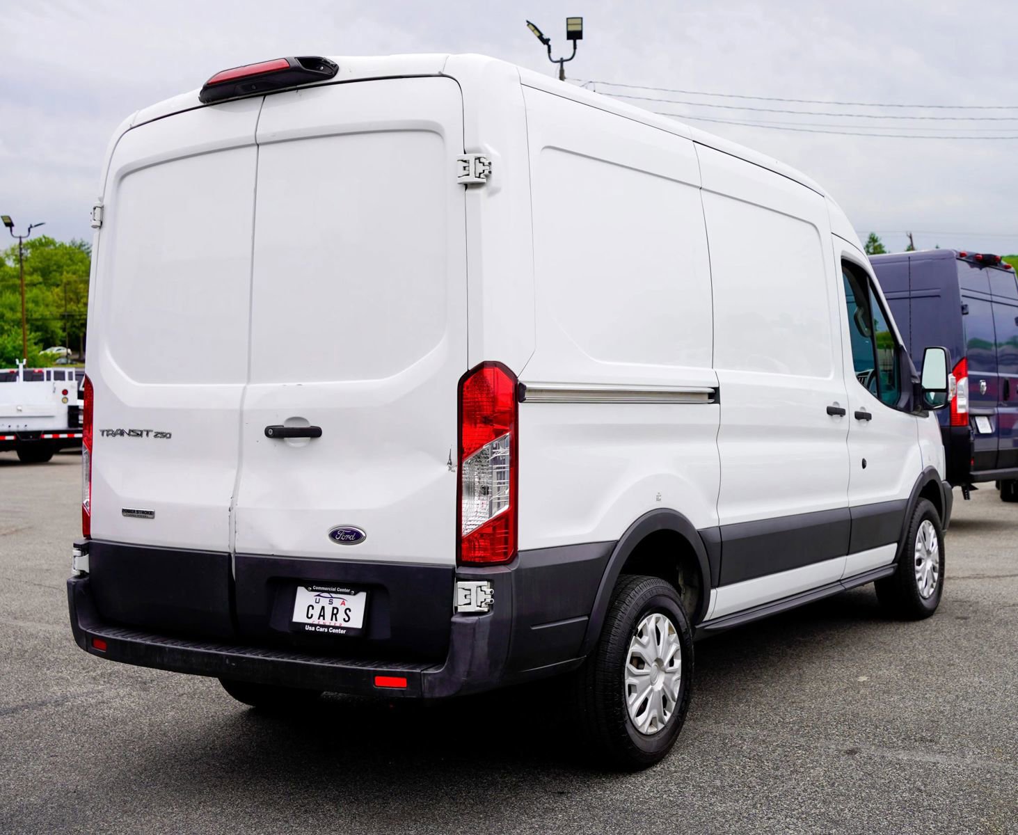 Used 2018 Ford Transit 250 130 Medium Roof w/ Interior Upgrade Package RWD image 6
