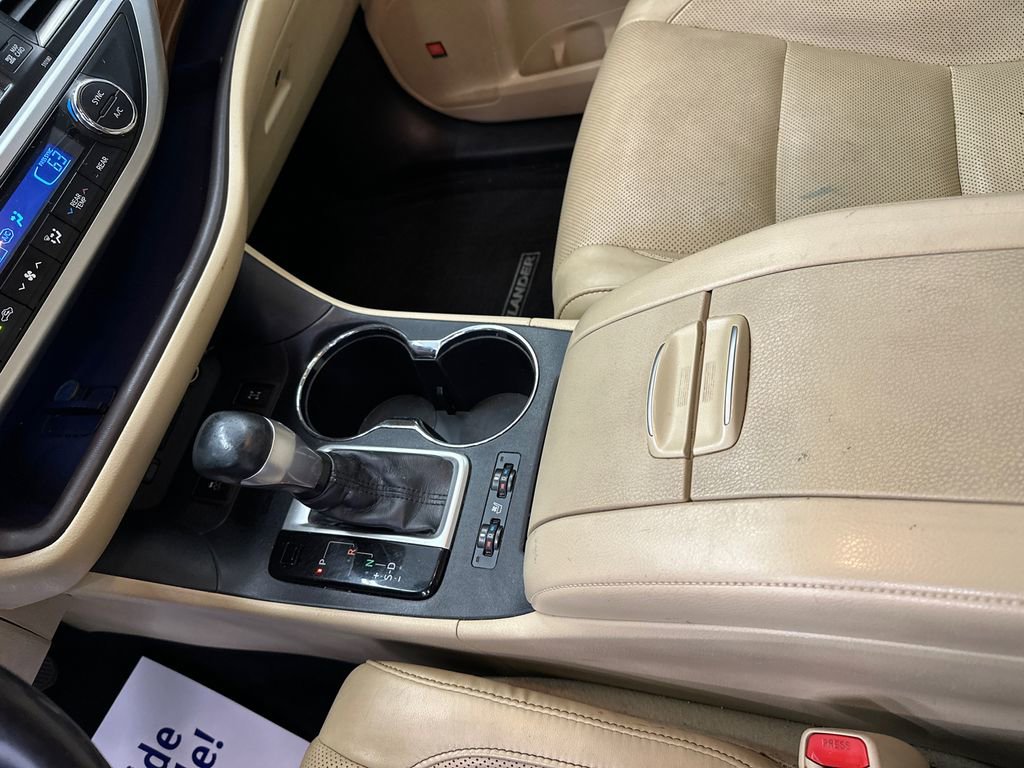 Used 2018 Toyota Highlander Limited Platinum AWD/4WD image 31