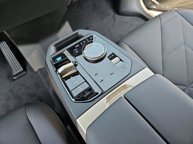 New 2026 BMW iX xDrive60 w/ Premium Package image 25