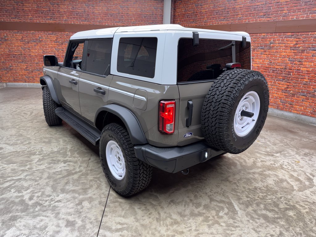 New 2026 Ford Bronco Heritage Edition AWD/4WD image 2