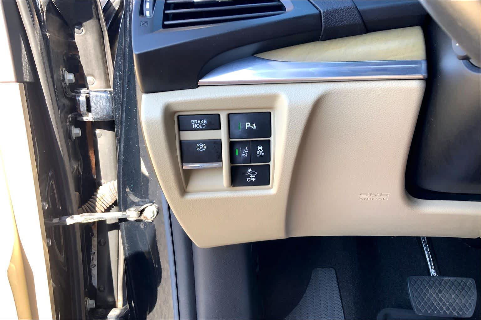 Used 2020 Acura MDX w/ Technology Package AWD/4WD image 36