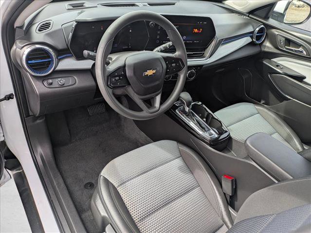 Used 2025 Chevrolet Trax LT image 12