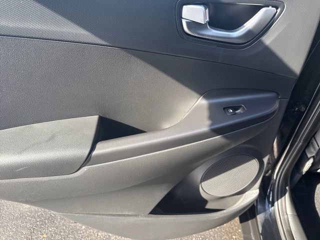 Certified 2023 Hyundai Kona SEL w/ Convenience Package image 17