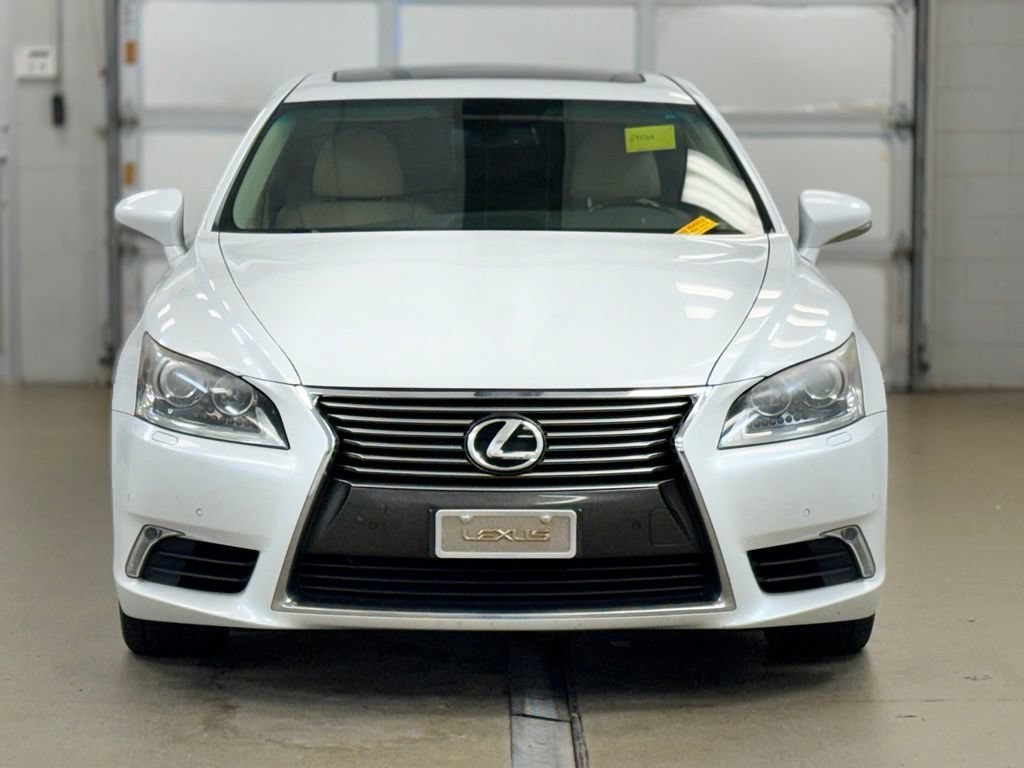 Used 2013 Lexus LS 460 AWD w/ Comfort Pkg image 2