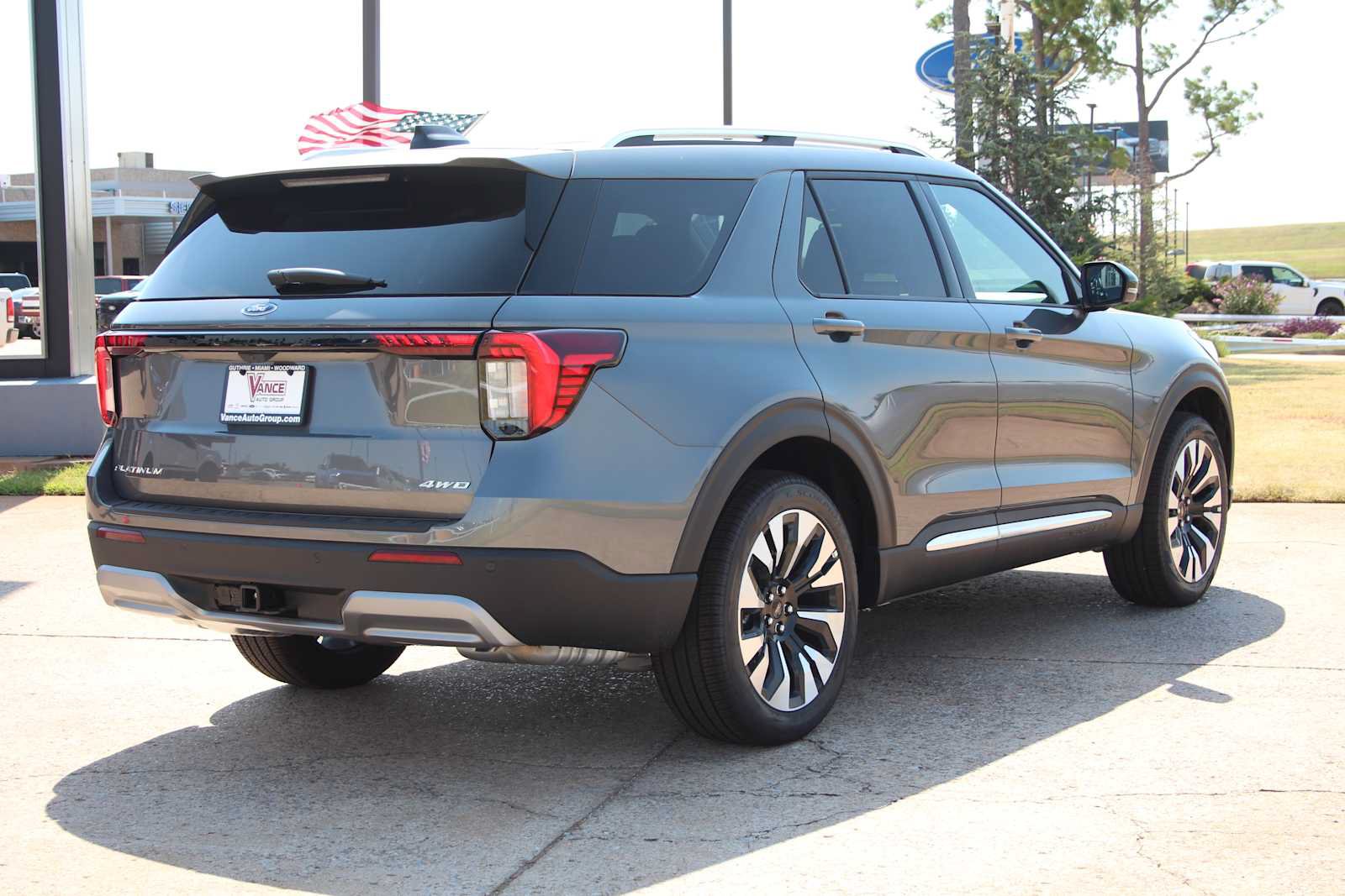 New 2026 Ford Explorer Platinum w/ LUX Leather Package AWD/4WD image 15