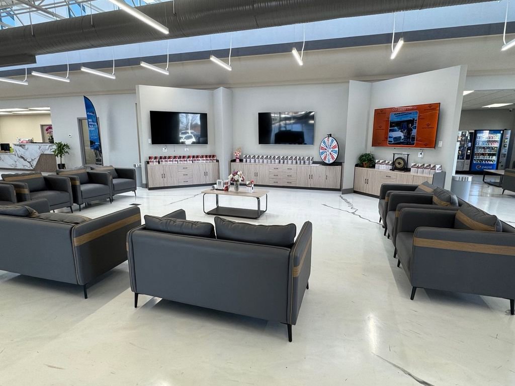 Used 2018 Genesis G80 3.8 w/ Option Group 03 image 4