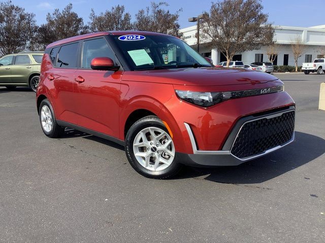 Used 2024 Kia Soul LX w/ Option Group 015 image 2