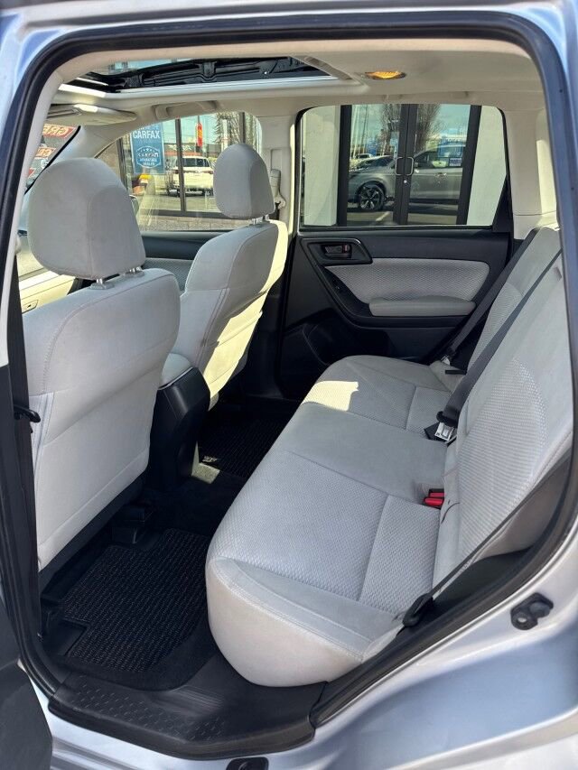 Used 2017 Subaru Forester 2.5i Premium AWD/4WD image 10