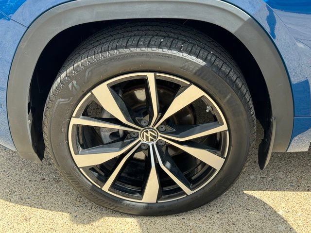 Certified 2025 Volkswagen Atlas SEL Premium R-Line AWD/4WD image 18