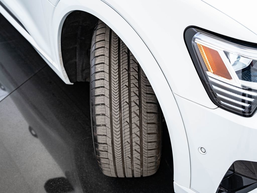 Used 2021 Audi e-tron Premium w/ Convenience Plus Package AWD/4WD image 50