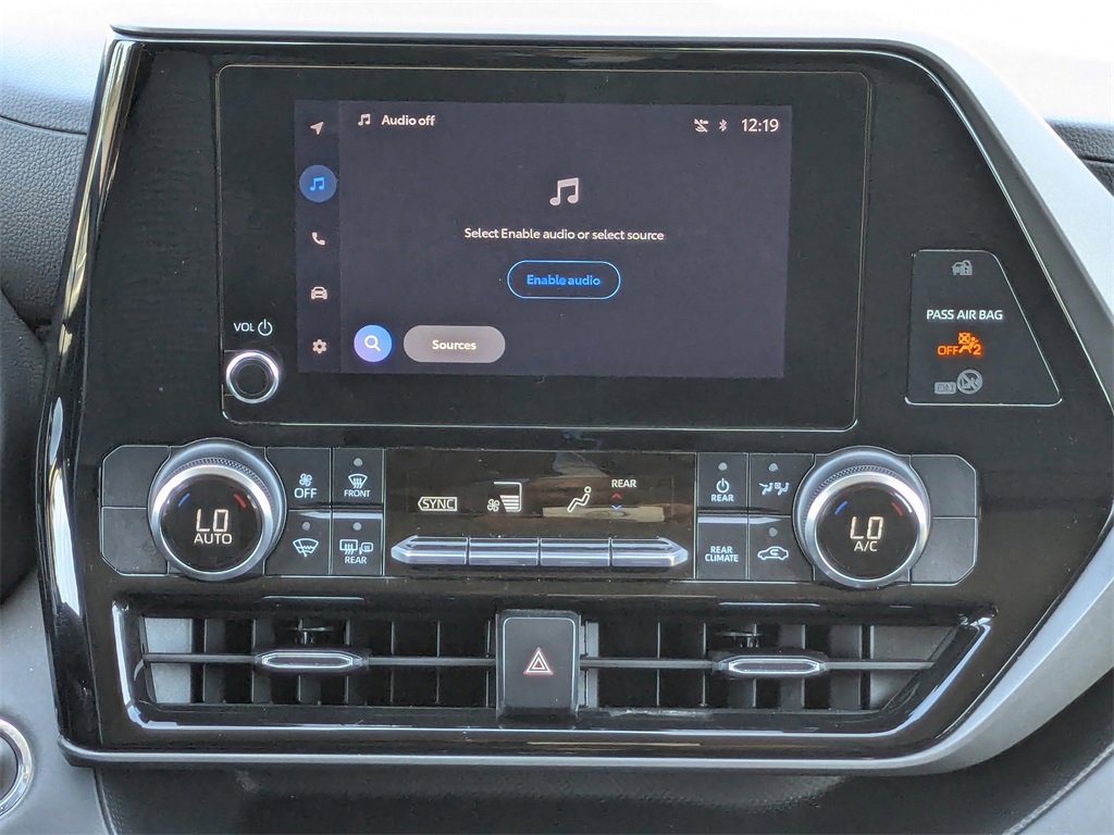 Used 2023 Toyota Highlander LE image 23