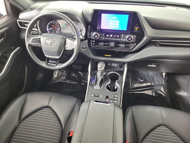 Used 2023 Toyota Highlander XSE image 16