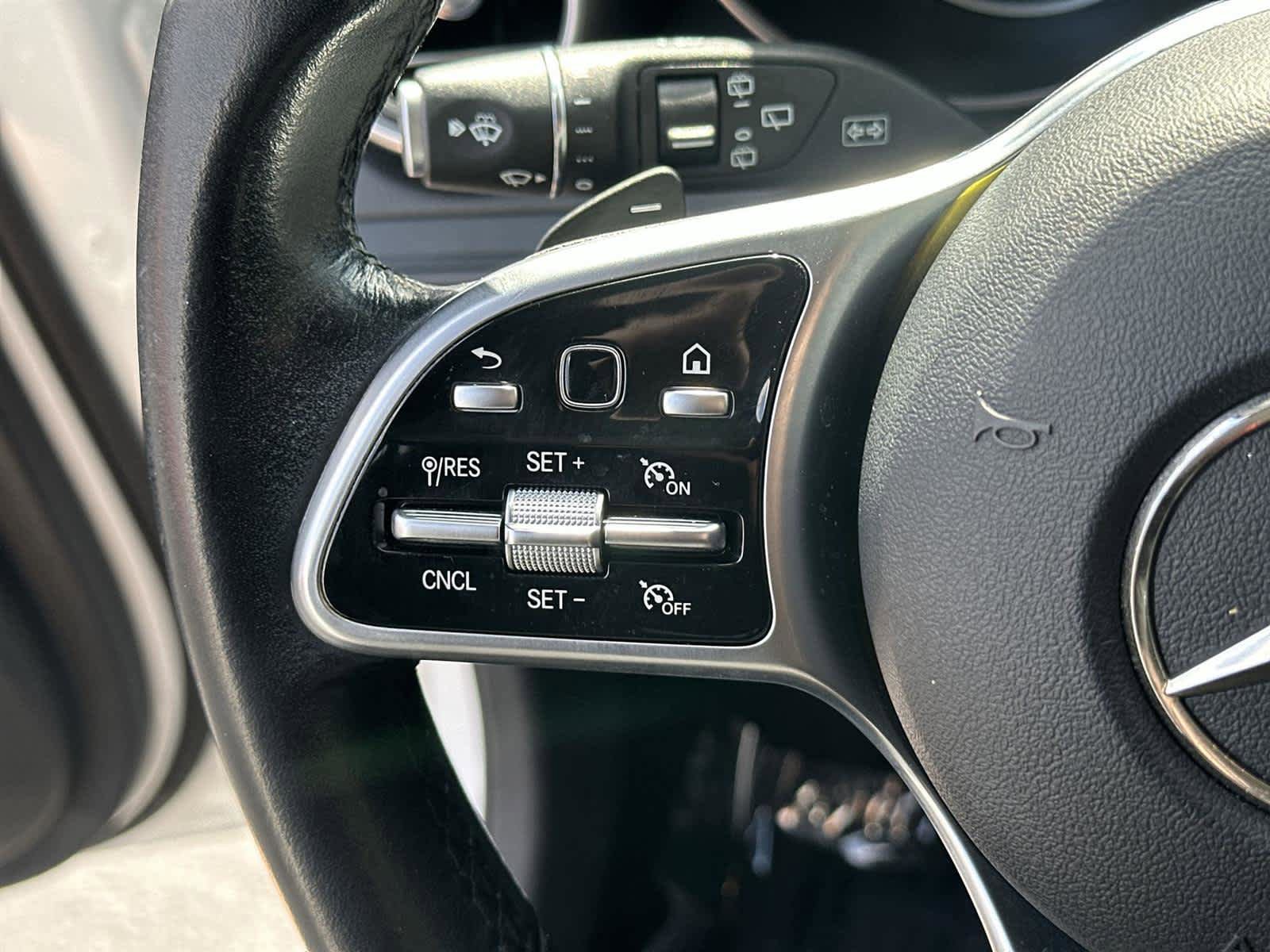 Used 2020 Mercedes-Benz GLC 300 image 24