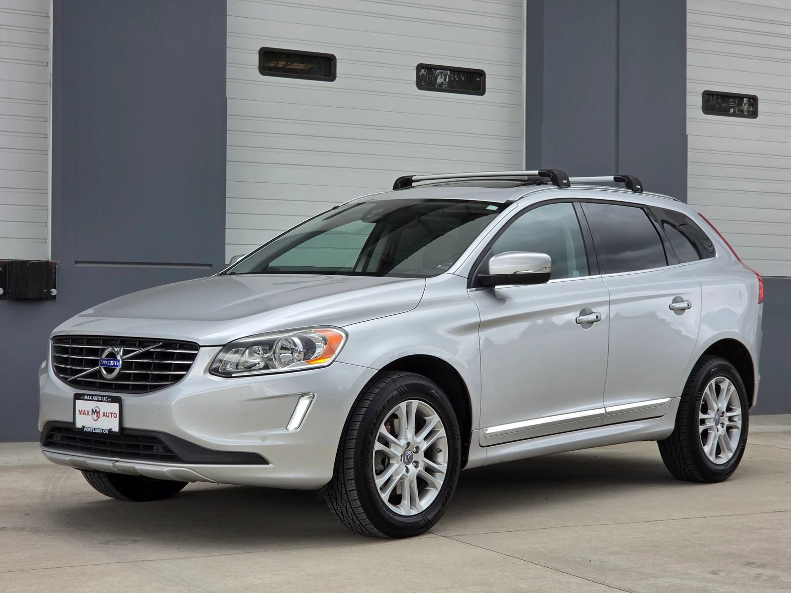 Used 2015 Volvo XC60 T5 AWD/4WD image 4