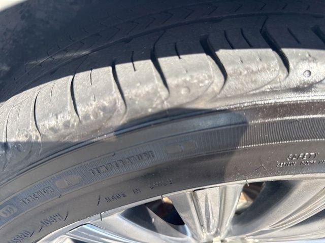 Used 2015 Lincoln MKS w/ Equipment Group 101A FWD image 30