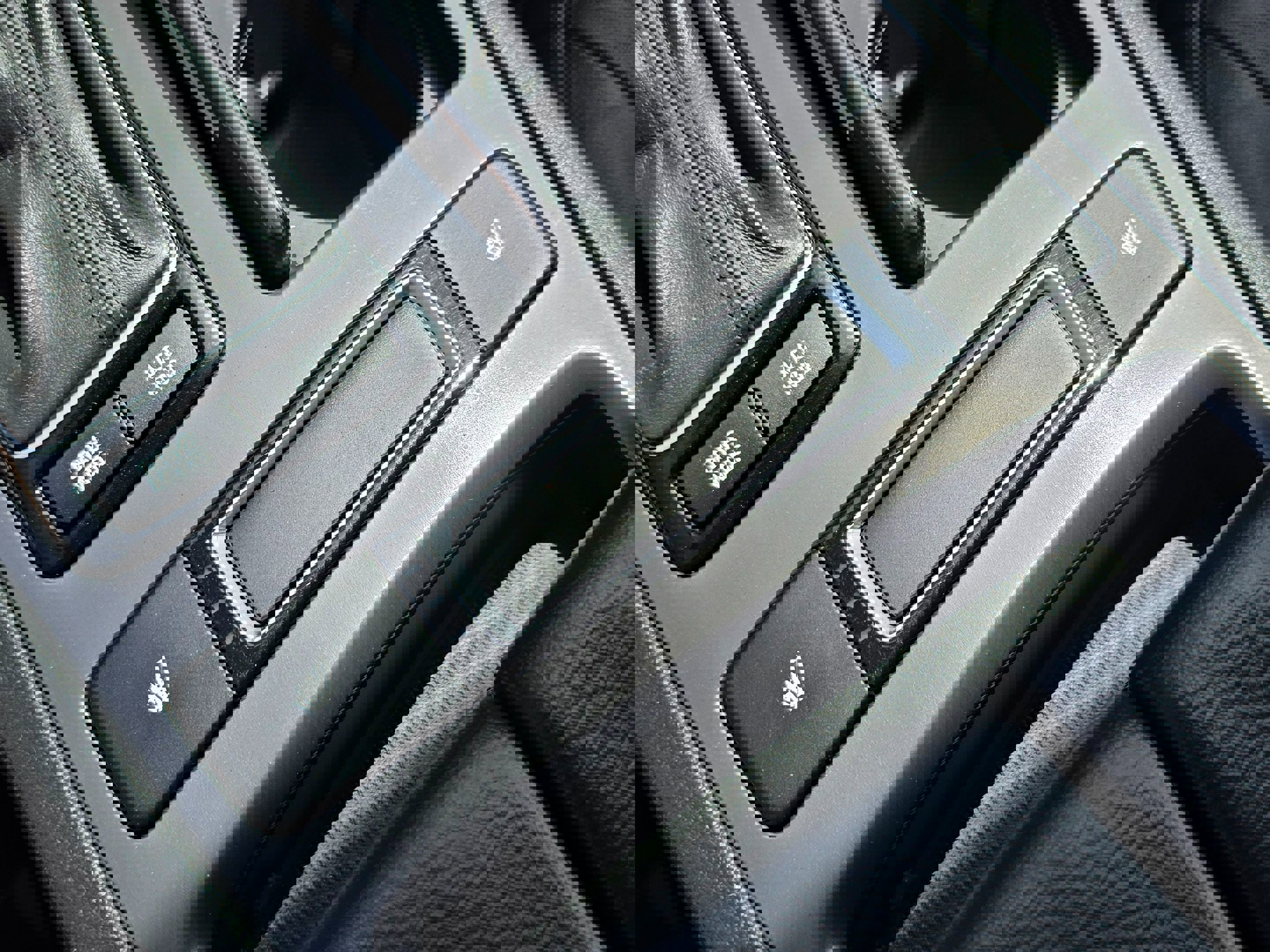 Used 2018 Genesis G80 3.8 image 36