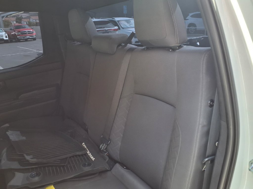 Used 2025 Toyota Tacoma SR5 AWD/4WD image 20