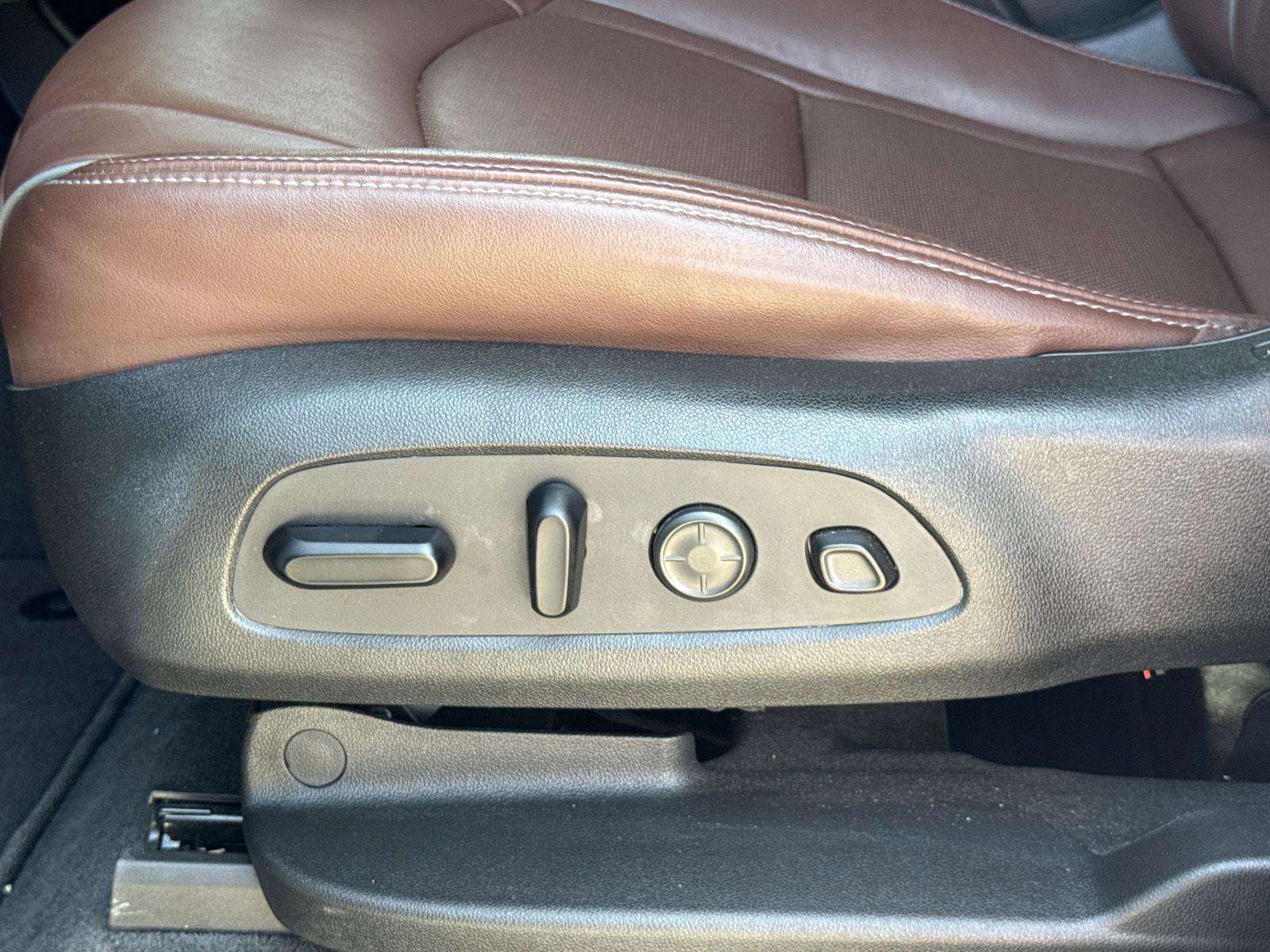 Used 2020 Buick Enclave Avenir w/ Avenir Technology Package image 19