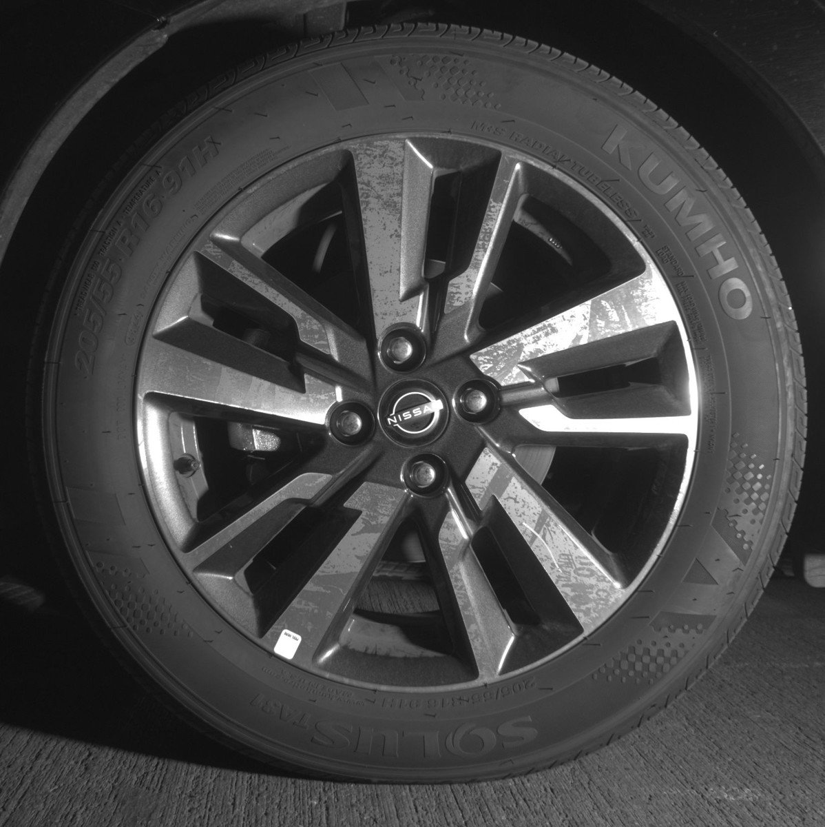 Used 2025 Nissan Versa SV image 12