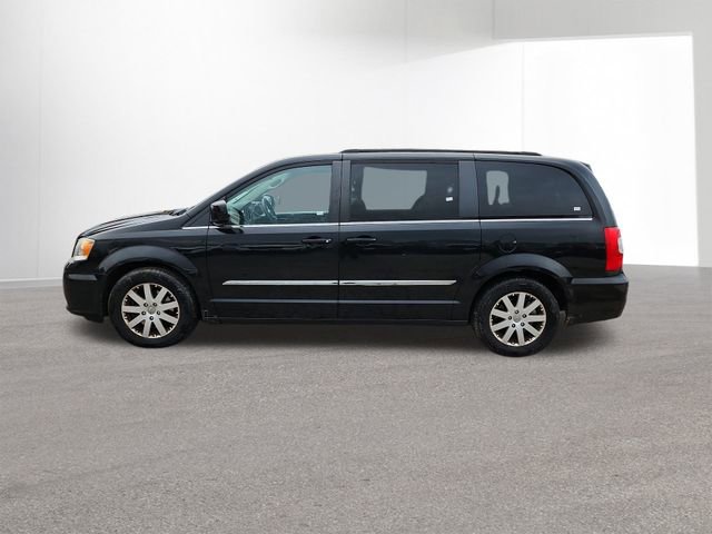 Used 2013 Chrysler Town & Country Touring image 30