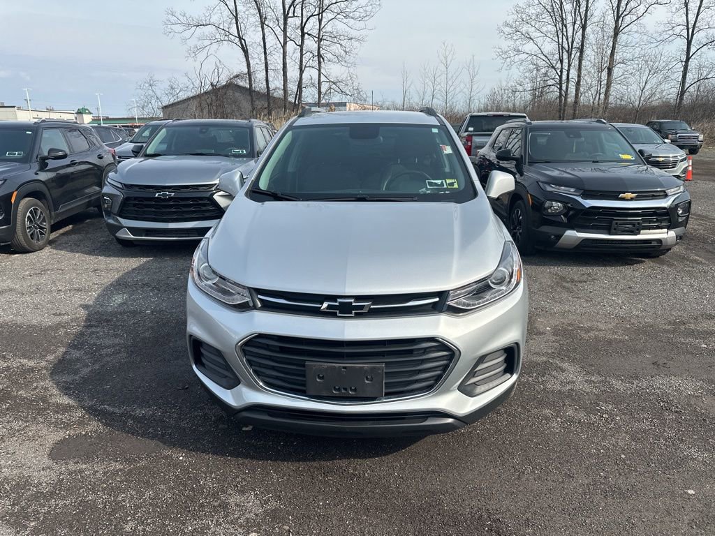 Used 2022 Chevrolet Trax LT w/ Driver Confidence Package image 6