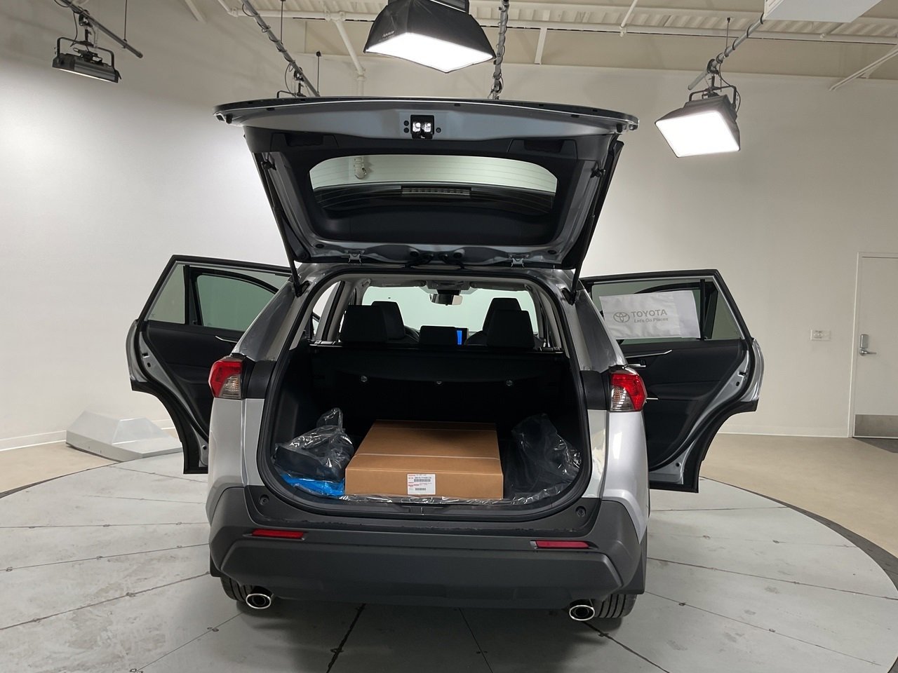 New 2025 Toyota RAV4 XLE image 17