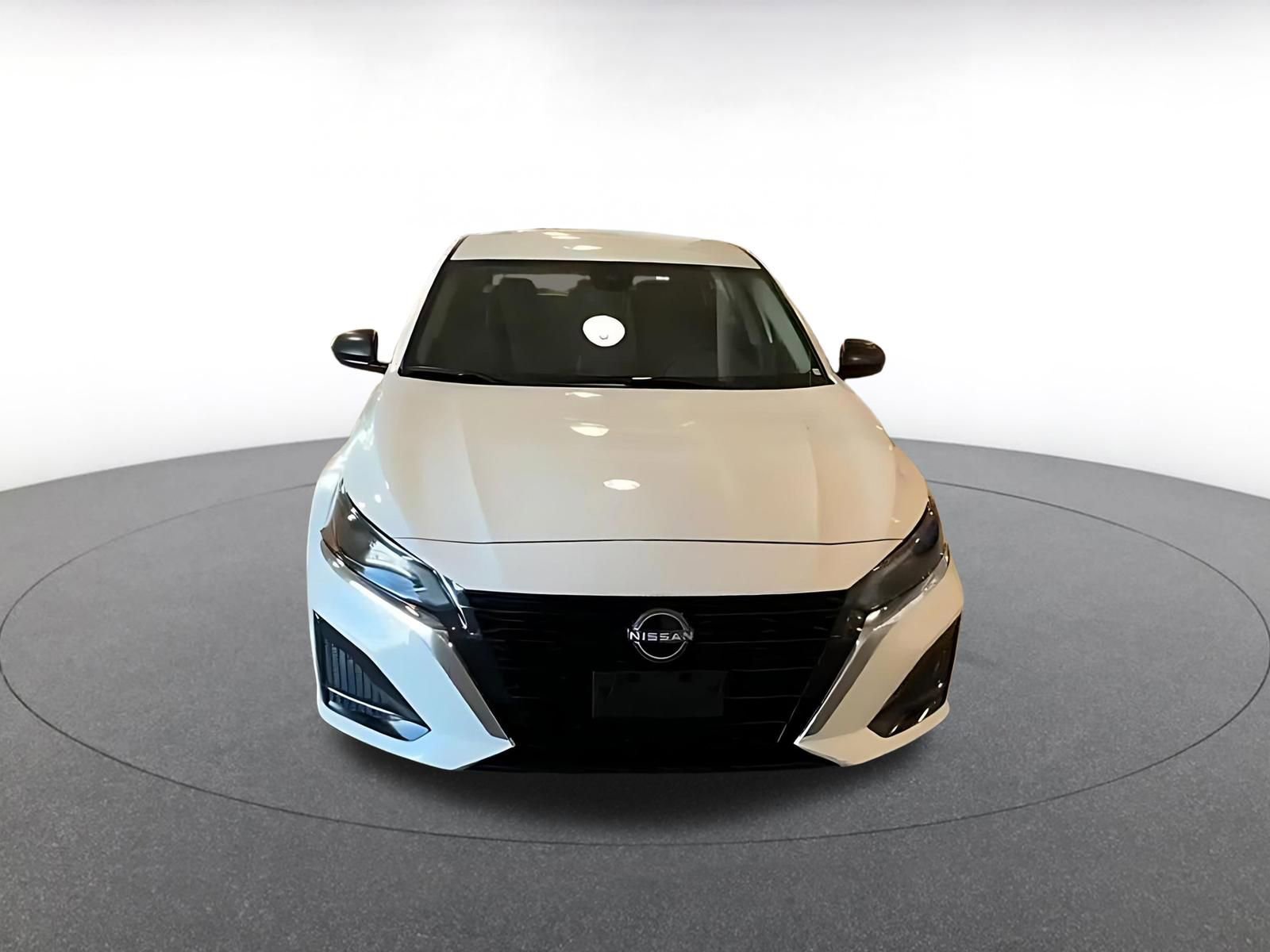 Used 2025 Nissan Altima 2.5 SV image 4