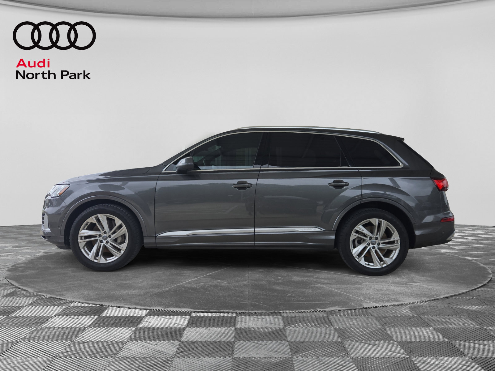Used 2020 Audi Q7 3.0T Prestige w/ Prestige Package AWD/4WD image 2