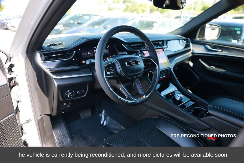 Used 2023 Jeep Grand Cherokee Overland image 15