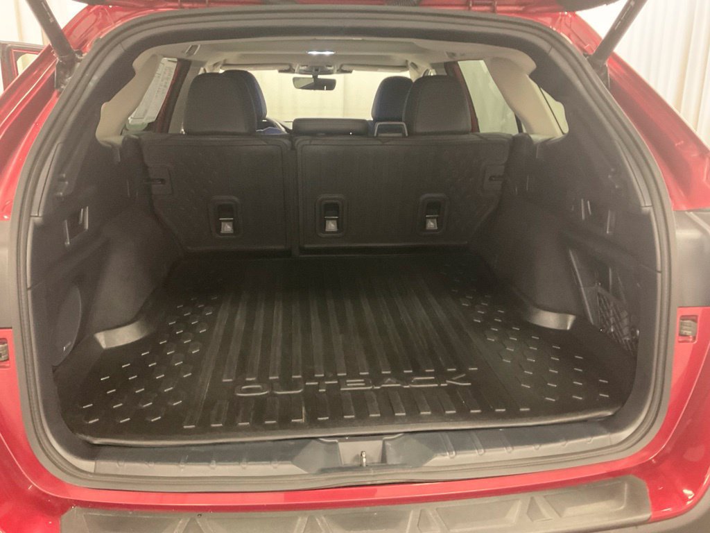 Used 2025 Subaru Outback Limited AWD/4WD image 9
