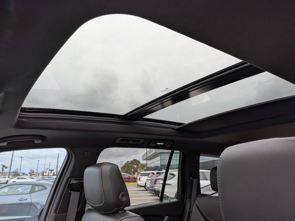 Used 2025 Cadillac XT6 Premium Luxury w/ LPO, Floor Liner Package image 25