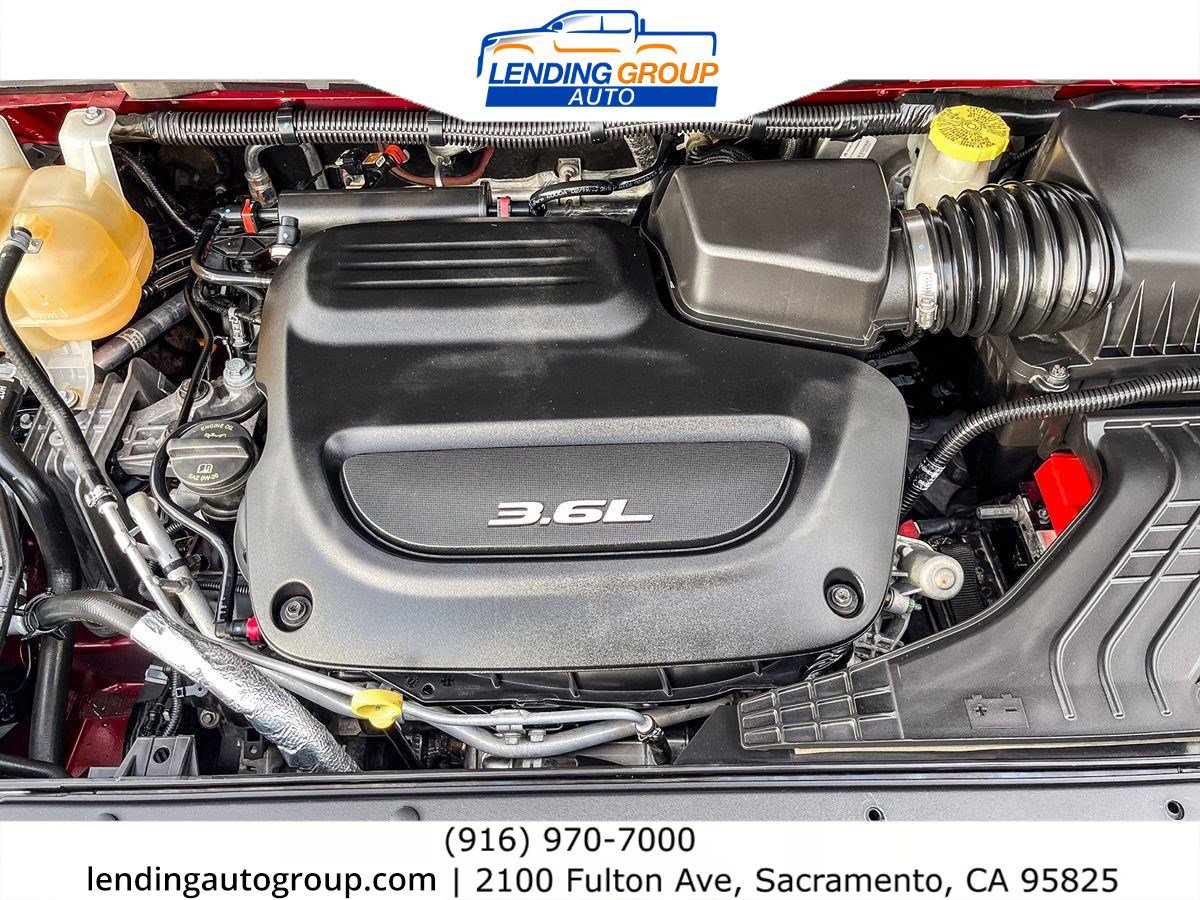 Used 2018 Chrysler Pacifica Touring-L image 25