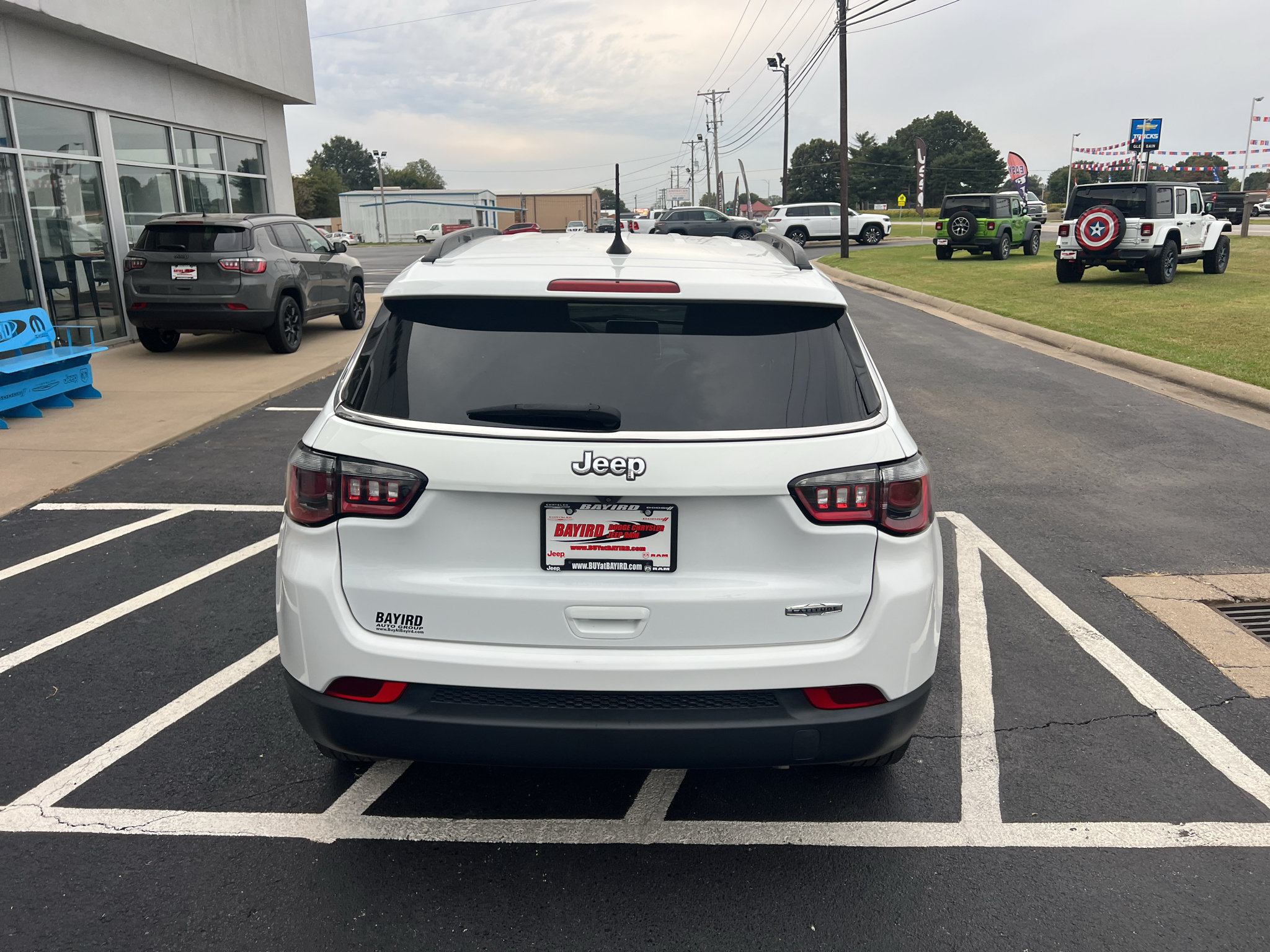 Used 2022 Jeep Compass Latitude FWD image 10