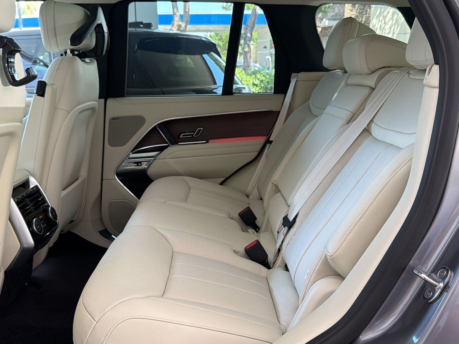 New 2026 Land Rover Range Rover SE AWD/4WD image 22